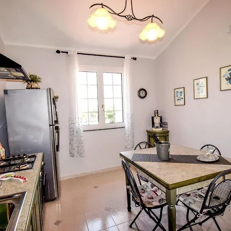 Appartement White Pool By Interhome Syracuse